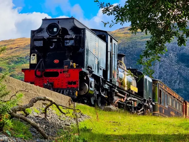 Wales, Beddgelert, Steam train