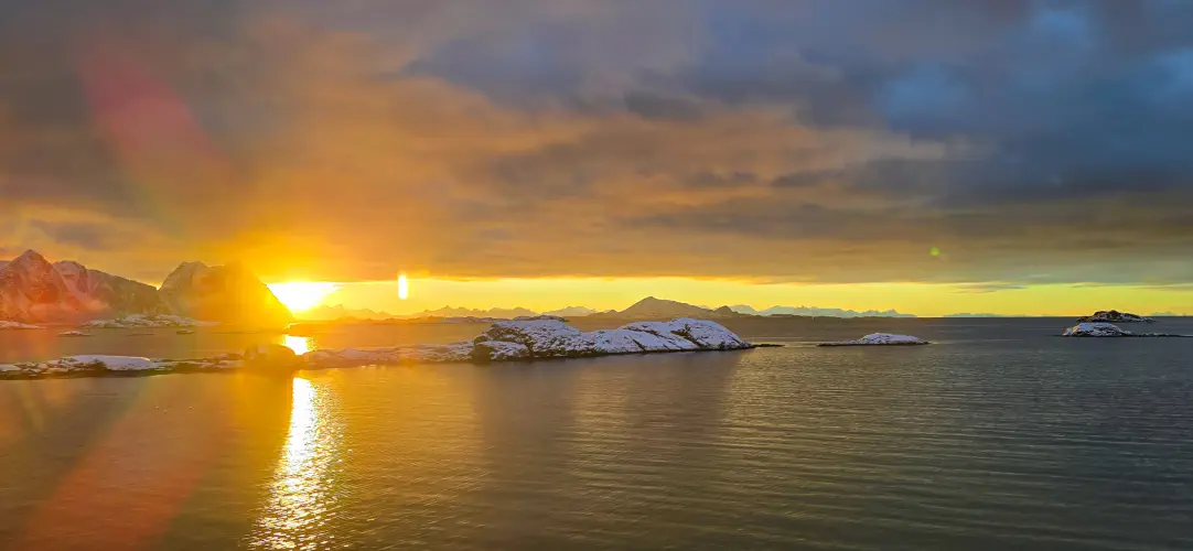 Norway, Svolvaer, Sunrise